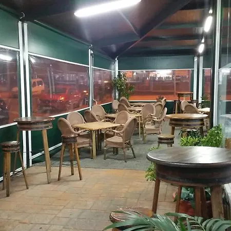 León 2* La Palma Del Condado