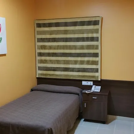 Leon Hotel 2*