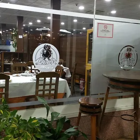 Leon Hotel